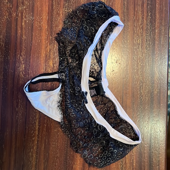 Victoria’s Secret Dream Angels soft pink and black lace thong, sz M - Picture 6 of 6